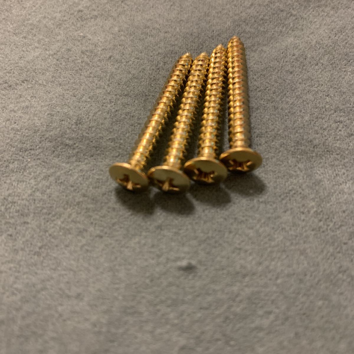 50本 日本製 ピックガード ビス ギター ネジ 3mmx12mm ゴールド - 器材
