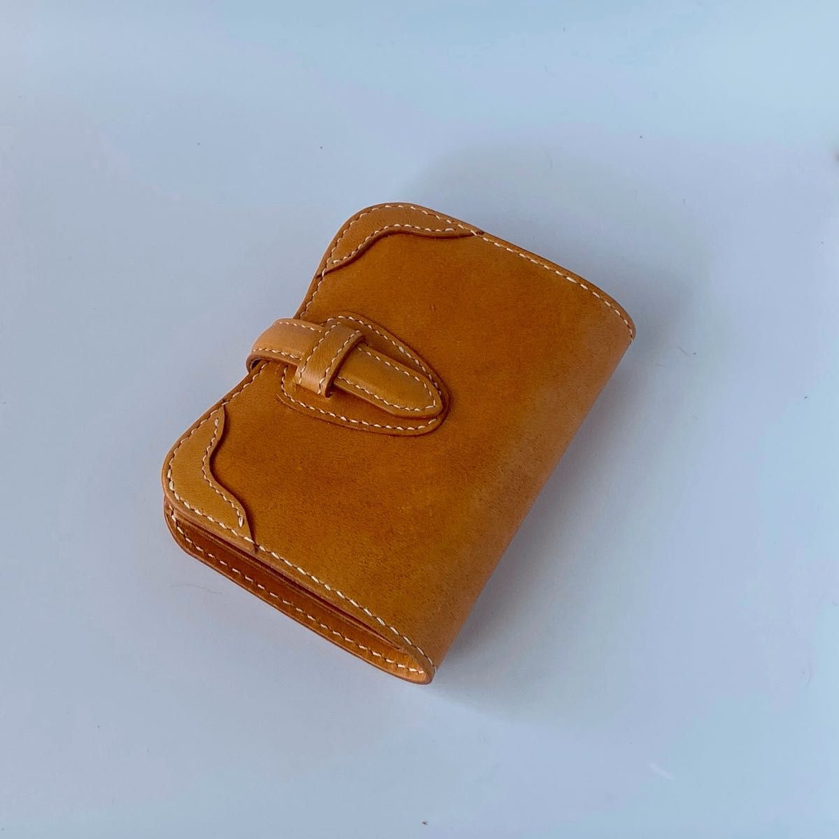 ハンドメイド(手縫い)タンロー ヌメ革 二つ折り財布 ハンドメイド(手縫い)タンロー ヌメ革 二つ折り財布