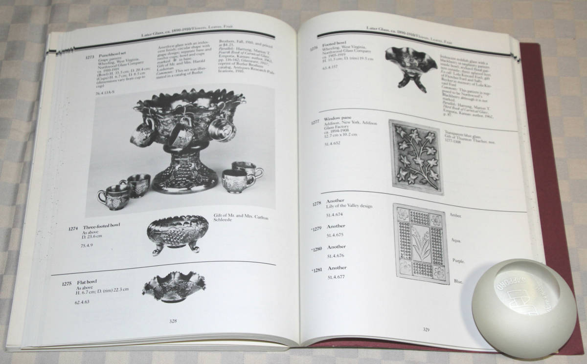  foreign book American and European Pressed Glass in the Corning Museum of Glass Europe and America. Press glass guide 1981 year used book