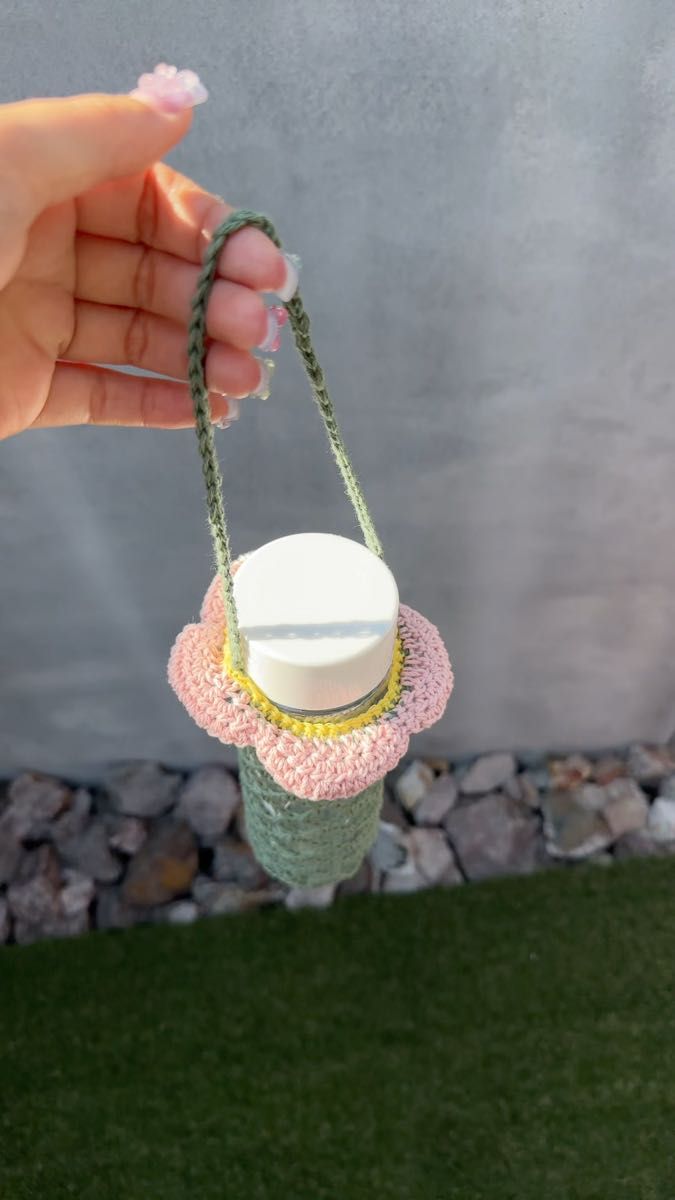 【ハンドメイド】 ボトルホルダー 水筒カバー メッシュバック 花モチーフ