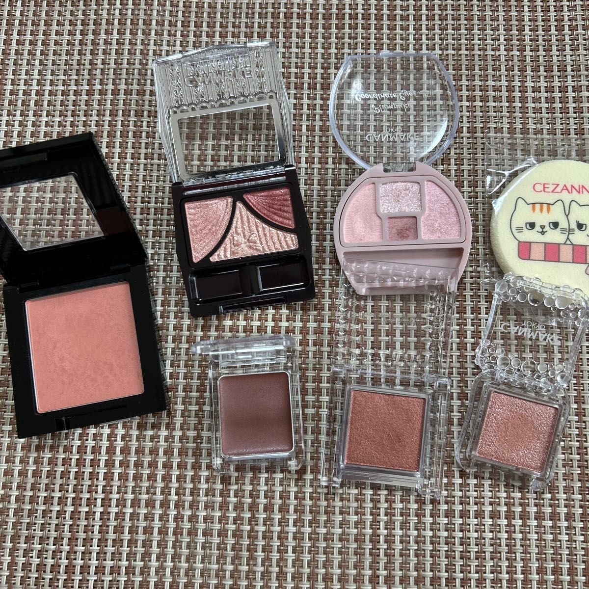コスメまとめ売り キャンメイク、セザンヌ、リンメル、ジルスチュアート等 コスメまとめ売り キャンメイク セザンヌ メイベリン アイ