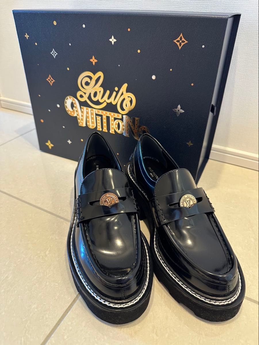国内未発売♡ふわもこ♡Louis Vuitton ローファー LOUIS VUITTON ルイ・ヴィトン LVボブールローファー 靴 24