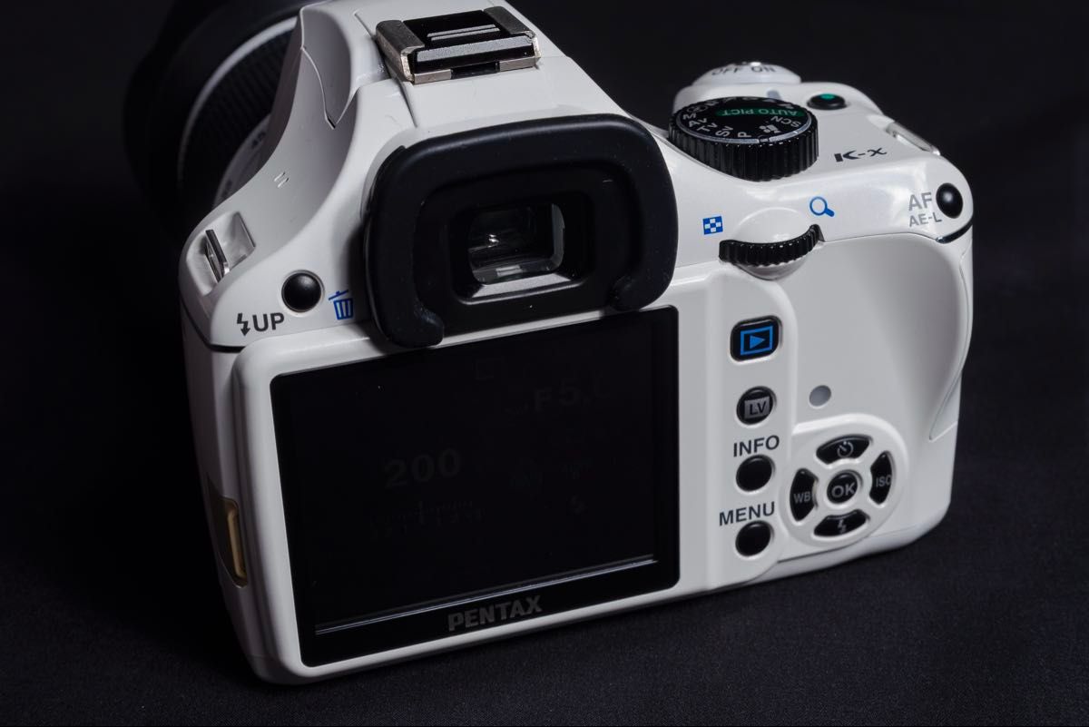 PENTAX K-x レンズキット ホワイト 難あり ジャンク扱い ペンタックス ジャンク品】PENTAX K-x ホワイト レンズキット 現状渡し 不具合