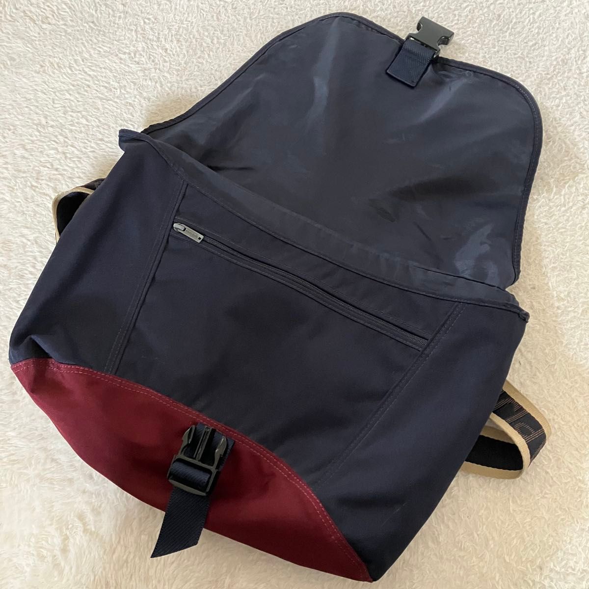 ナパピリ NAPAPIJRI レザー バック ショルダー メッセンジャー 希少 NAPAPIJRI ナパピリ メッセンジャーバッグ ショルダー