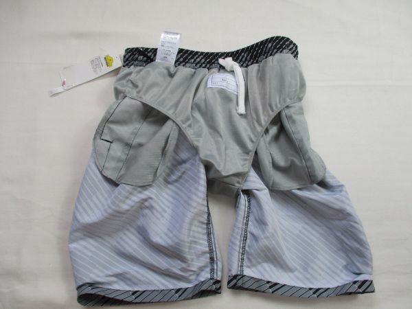 ZV881【TOPVALU】新品　プリント　サーフパンツ　水着　海水浴　プール　男児　黒　130_画像6