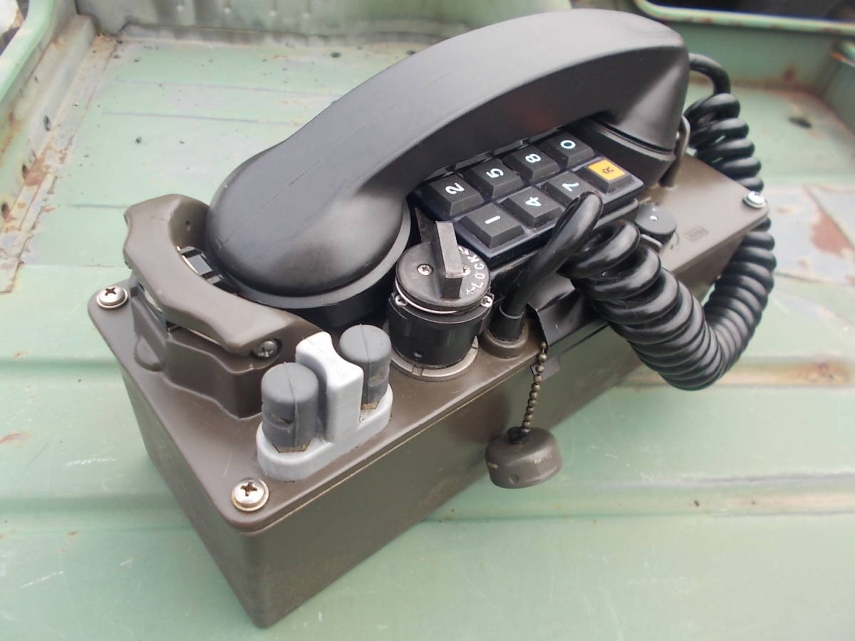  the US armed forces . war telephone TA-312 ( push circuit . use possible )