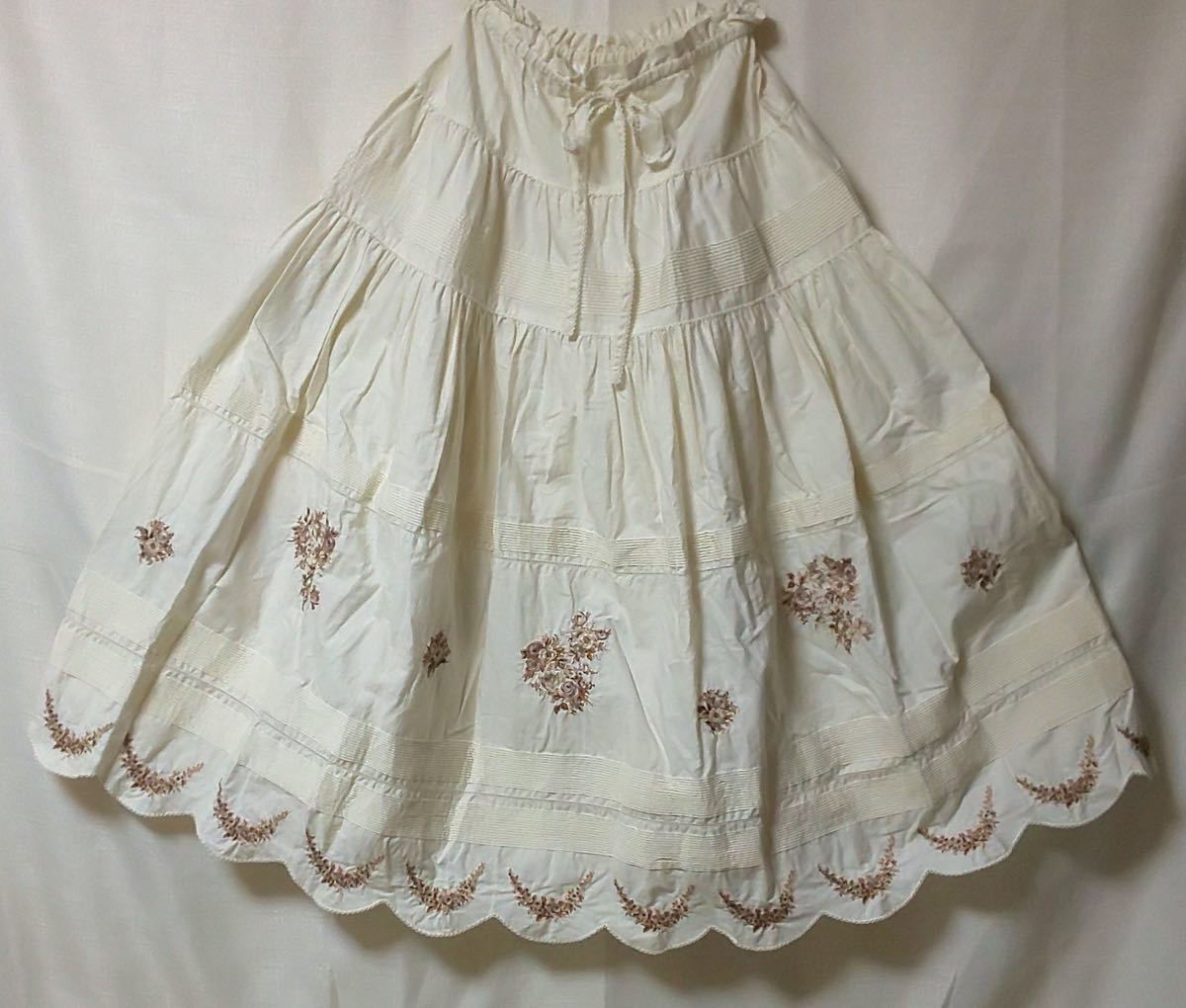 ピンクハウス マキシ丈刺繍スカート(白)