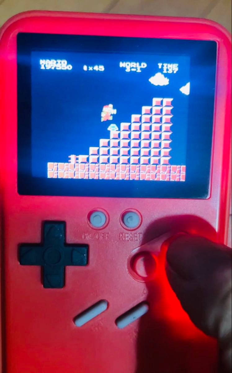 【中古】iPhone13、14 専用スマホケース ゲームができるスマホケース ゲームは36種類からいつも選べます♪