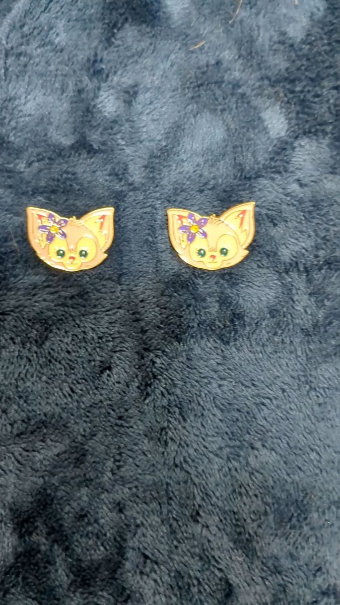 ★激安★サマーセール★更に♪いいね★ありがとう♪お値下げ★新品★リーナベル ピンバッジ 2個セット 横3cm縦3cm 可愛いっ♪