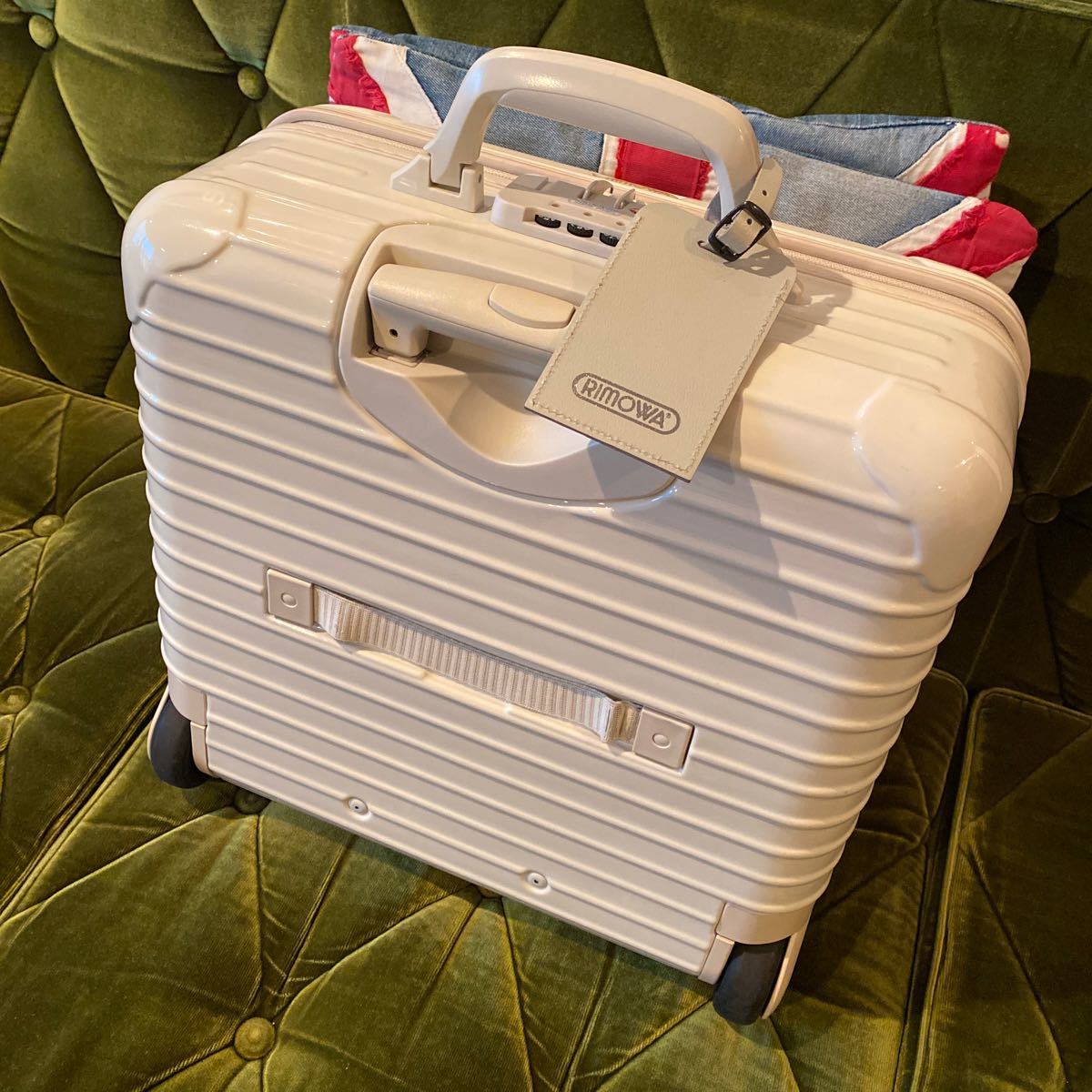 美品 送料無料 リモワ RIMOWA ユナイテッドアローズ コラボ スーツケース トロリー 2輪 ホワイト トパーズの画像4