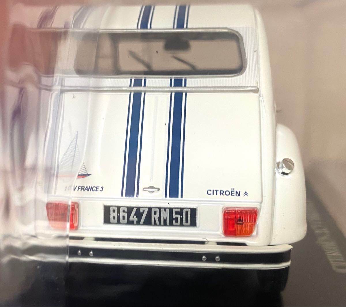 1/24 シトロエン 2CV フランス 3 1983 (ホワイト) 1/24 シトロエン 2CV フランス 3 1983 (ホワイト) 1/24