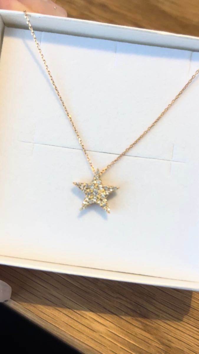 過去最安値新品K18星モチーフネックレス0.2ct
