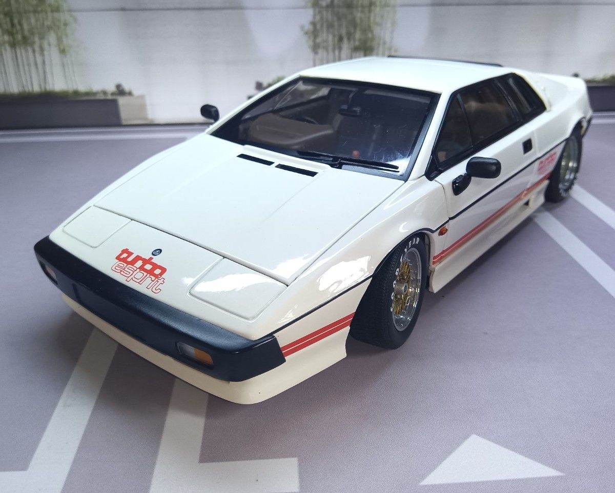 ジャンク オートアート製 1/18 Lotus Esprit ジャンク オートアート製 1/18 Lotus Esprit|Yahoo!フリマ(旧