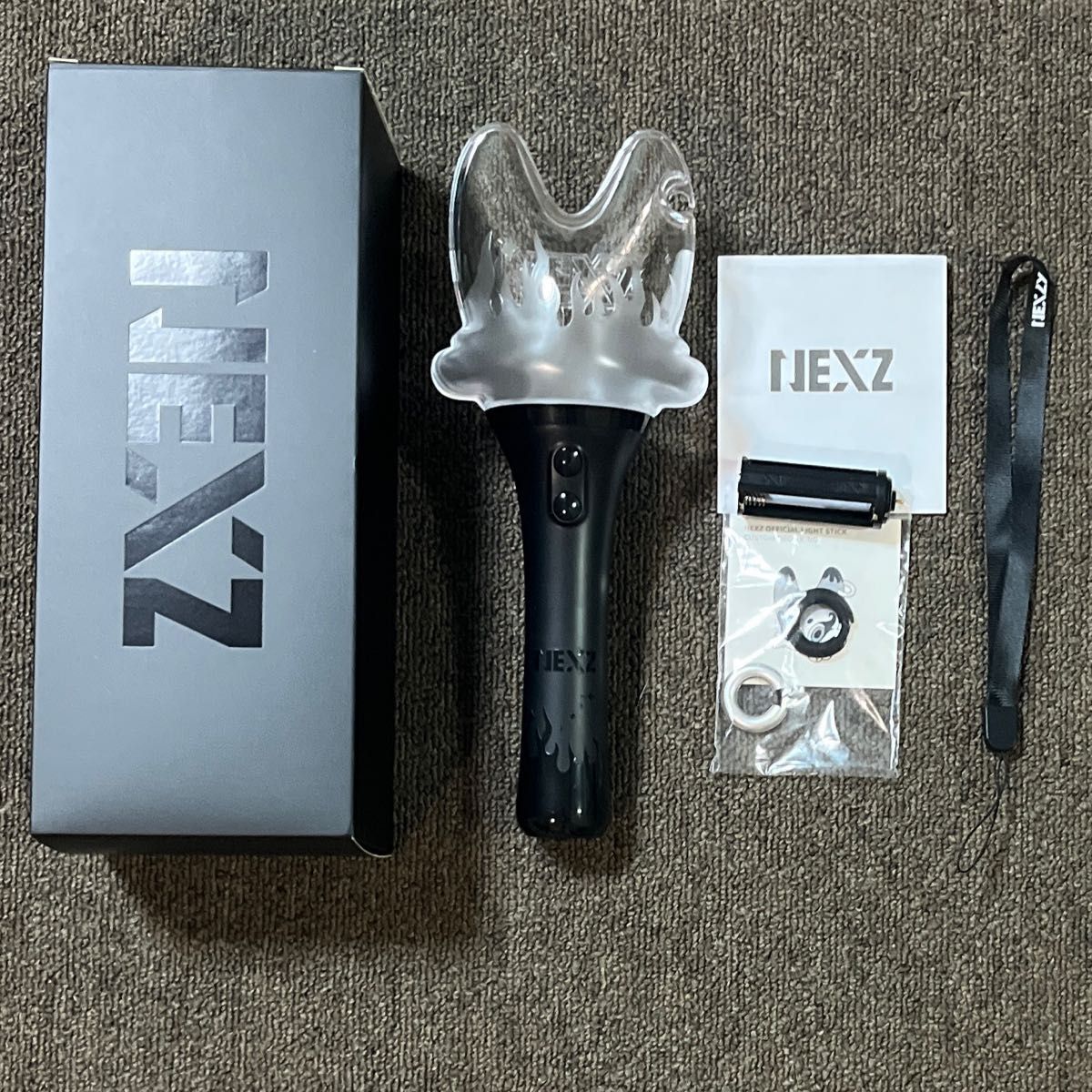 NEXZ(ネクスジ)LIGHT STICK ペンライト 応援棒 NEXZ LIGHT STICK ペンライト 応援棒 美品 ネクスジ 公式品