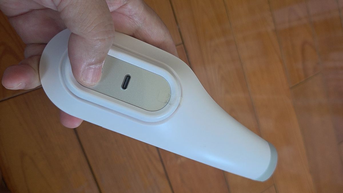 酷暑を乗り切れ!首掛け扇風機 2個セット ホワイト/ブラック 使用一回 今年も猛暑です!