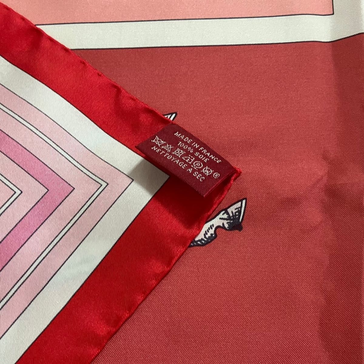 美品☆HERMESエルメス☆シルクスカーフサーモンピンク リボン柄 エルメス HERMES カレ140 馬着 Couvertures et Tenues de Jour
