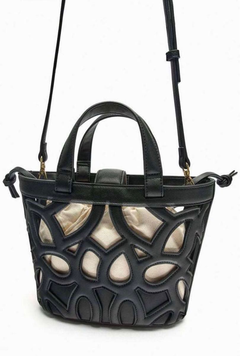 【美品】 ZARA カットワーク ミニトートバッグ 2way 黒 ZARA カットワーク ミニトートバッグ ブラック 黒 美品 2WAY