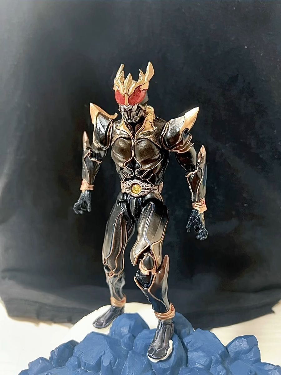 改造品 仮面ライダークウガアルティメットフォーム リペイント s.h.figuarts
