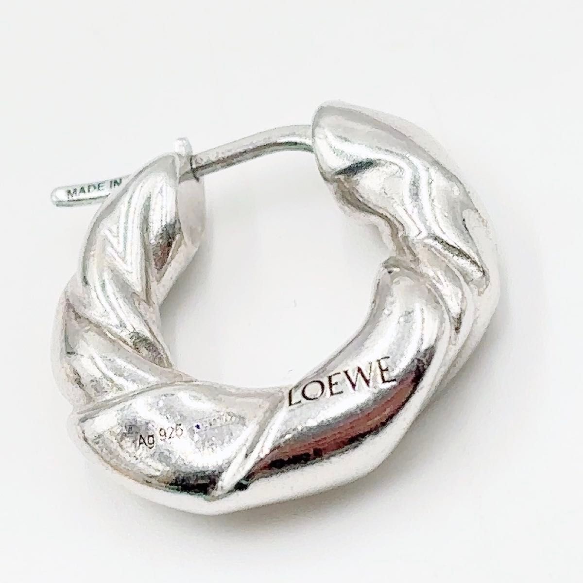 【LOEWE】ナパツイスト ピアス LOEWE ロエベ ナパツイスト フープ ピアス ロゴ スタッズ留め