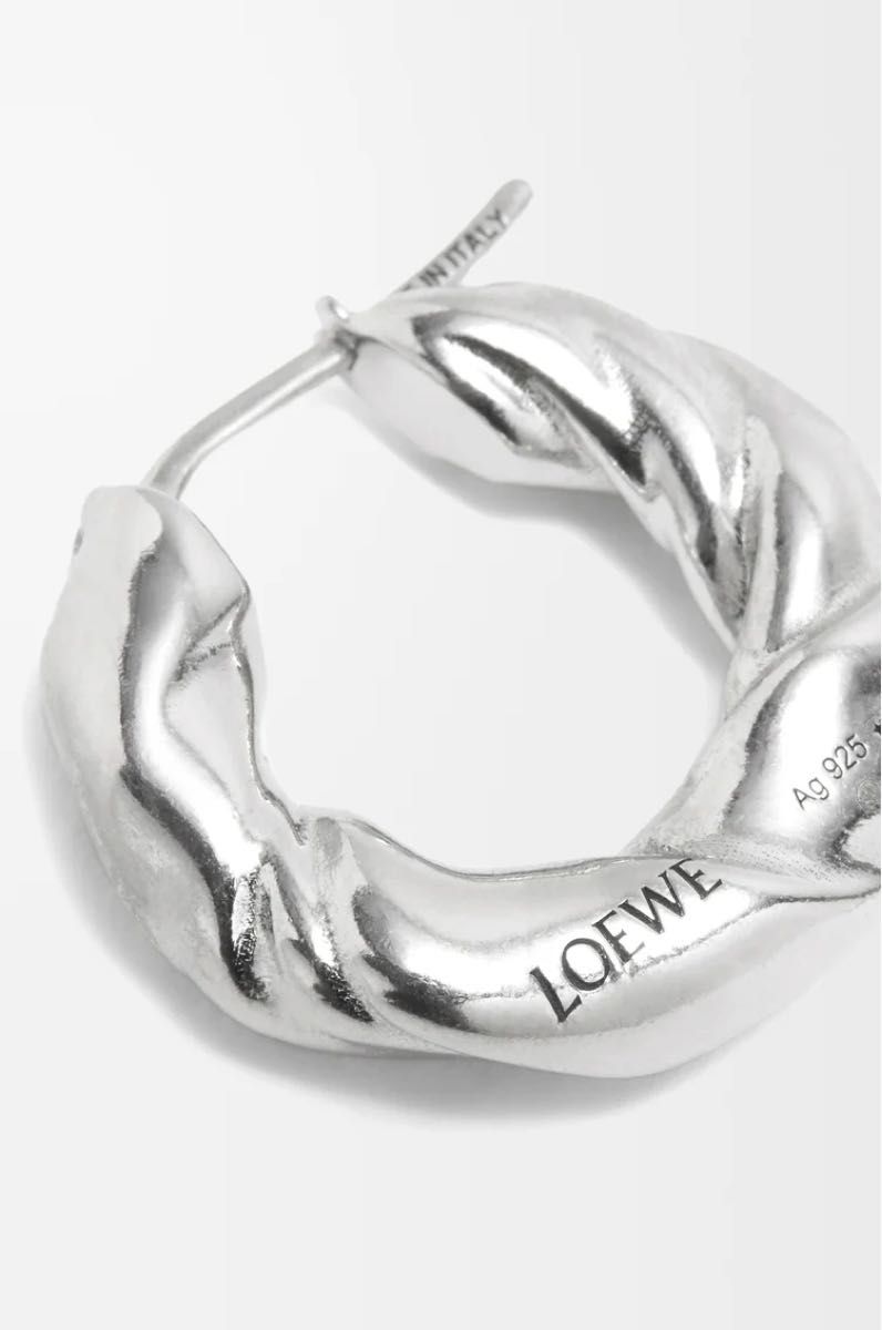 【LOEWE】 ロゴ入りフープピアス LOEWE ロエベ ナパツイスト フープ ピアス ロゴ スタッズ留め
