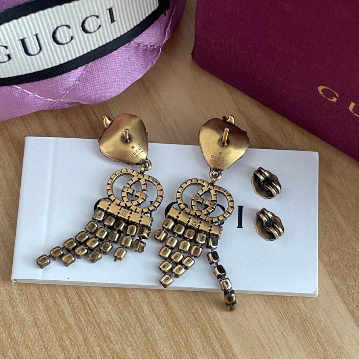 GUCCI ストロベリー いちご 苺 ピアス (片耳) 美品 GUCCI グッチ いちご ピアス 苺 ストロベリー GGロゴ