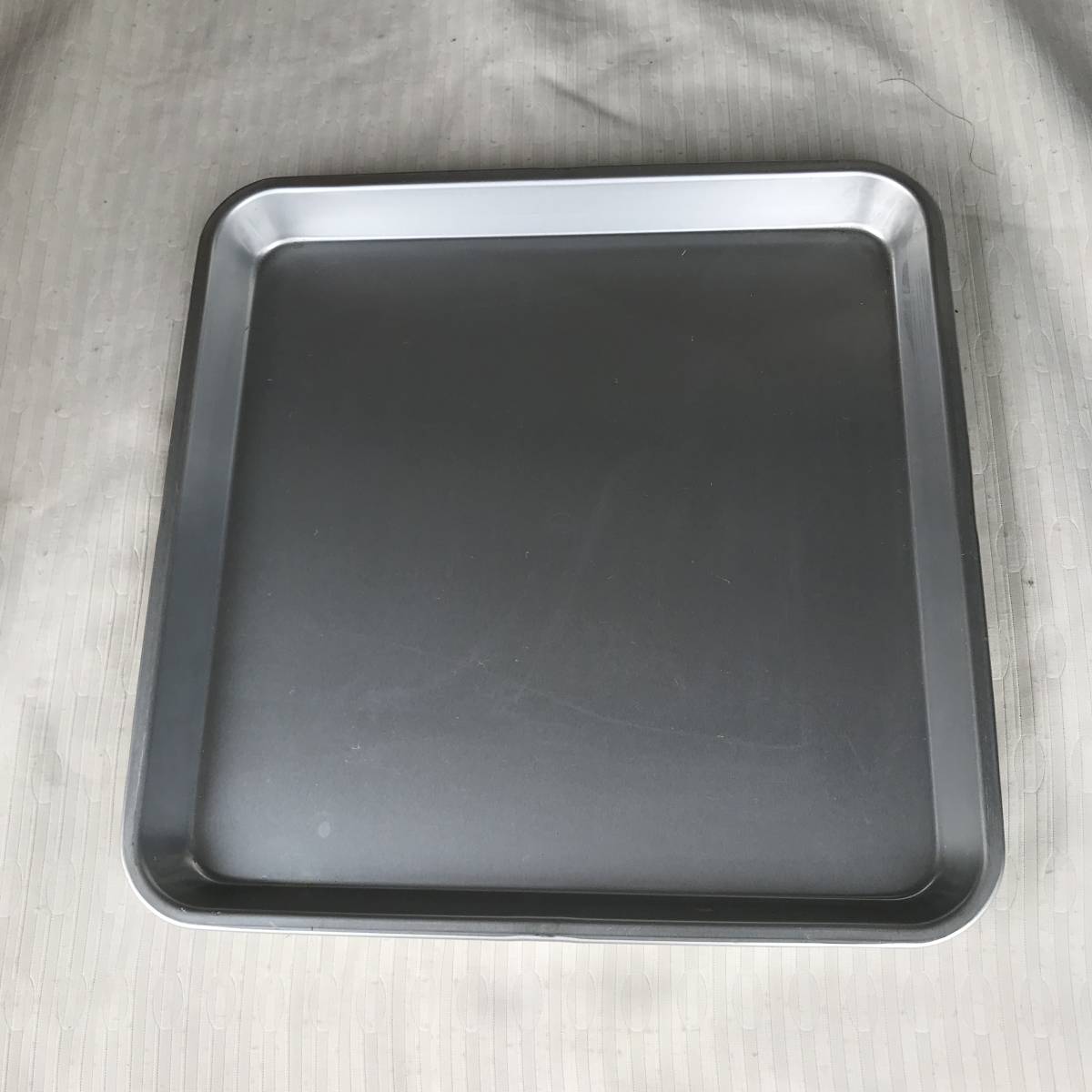  angle serving tray tray unusual made of metal 30×30×2.2cm light weight silver group color ho ksei day light made ** made in Japan unused 