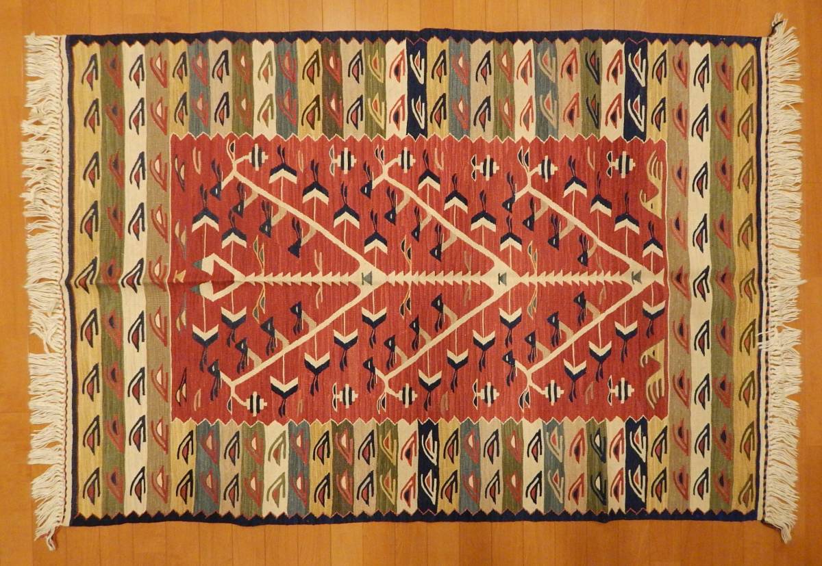 トルコ手織りキリム 178X115cm ウシャック地方 人生の木モチーフ 赤 緑