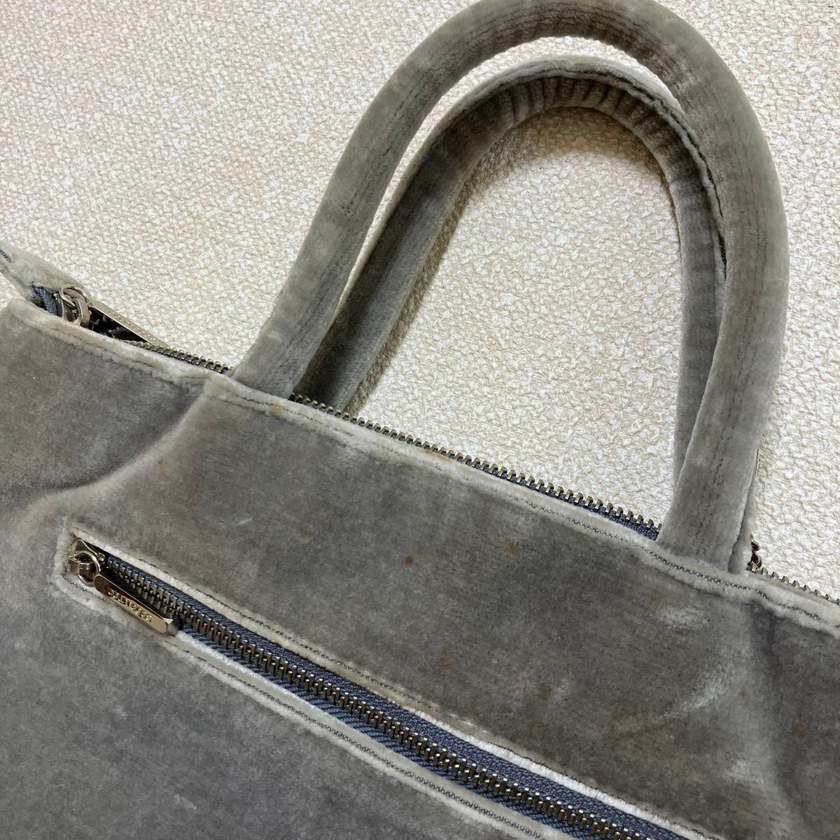 【関税込み】Courreges グレー Buckle ブラ クレージュ courreges ハンドバッグ ベロア グレー|Yahoo