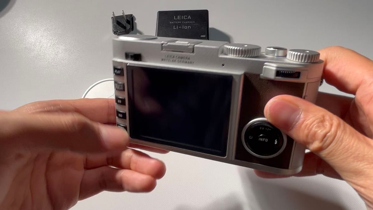 【訳あり激安、完動品】Leica ライカ X typ113 LEICA TYP113 シルバー