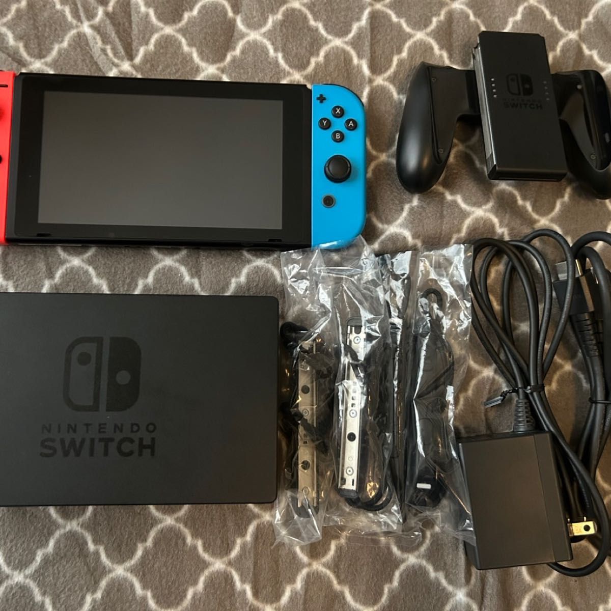 Switch 本体 2017年製 Nintendo Switch 本体 2017年製|Yahoo!フリマ(旧PayPayフリマ)