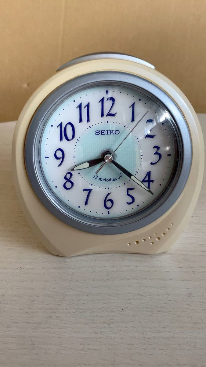 SEIKO 目覚まし時計 ベージュ QM741Whui