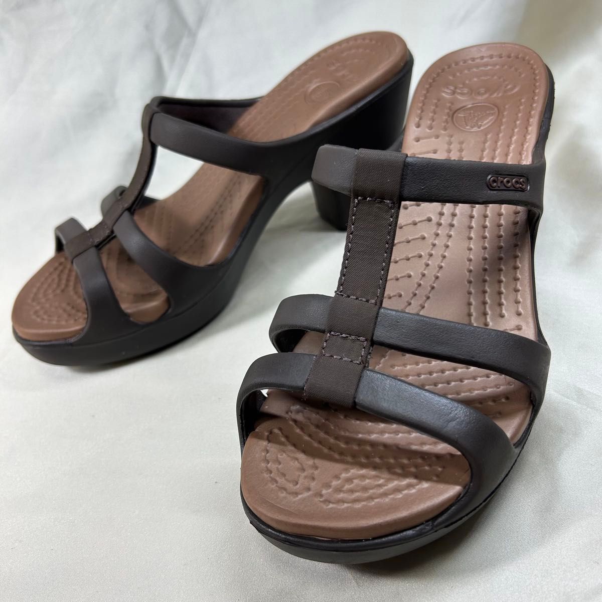 crocs サイプラス ヒールサンダル ダークブラウン 23cm W7 廃盤】crocs サイプラス ヒール サンダル ダークブラウン w7 23