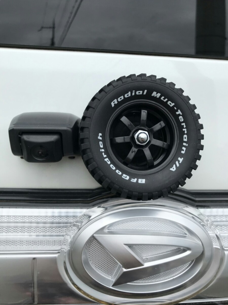 希少ホワイトレタータイヤ型リアワイパーキャップ ジムニーや 希少ホワイトレタータイヤ型リアワイパーキャップ ジムニーや
