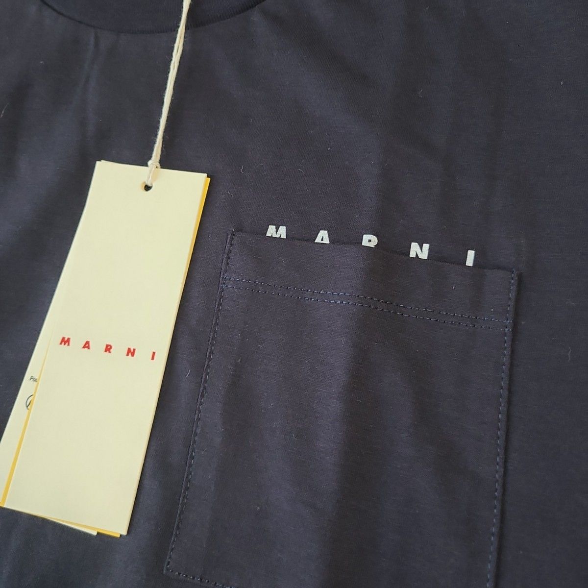 人気★MARNI ポケット付 ロゴTシャツ 14Y M~L相当 ネイビー 人気 MARNI ポケット付 ロゴTシャツ 14Y M~L相当 ネイビー 新品