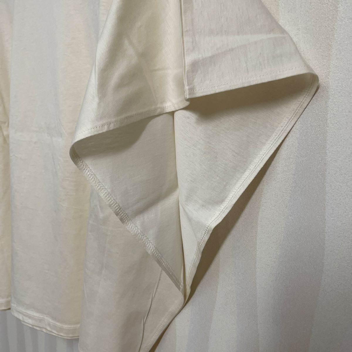 UNIQLO 半袖カットソー ホワイト系【新品、未使用】