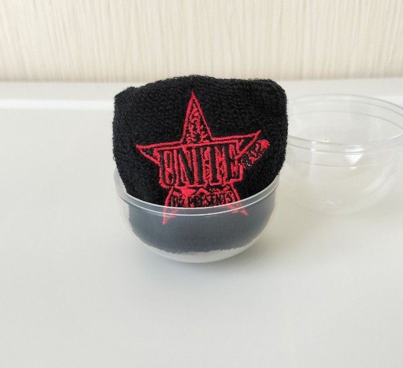 B'z UNITE ガチャ リスバン 他 新品未使用品】B'z presents UNITE#2 ガチャ リストバンドの赤