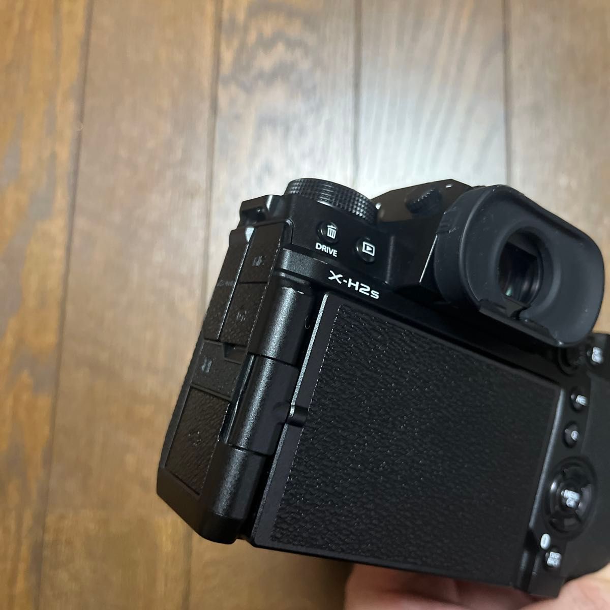 フジフイルム X-H2Sボディ + タムロン 11-20mm +充電器+ケージ フジフイルム X-H2Sボディ + タムロン 11-20mm +充電器+予備
