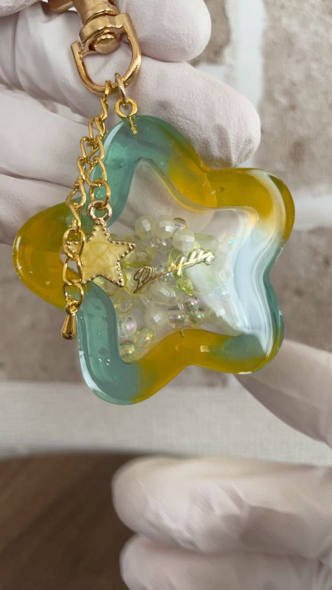 シェイカー シャカシャカキーホルダー レジンキーホルダー 星 クローバー レジン キーホルダー チャーム ハンドメイド