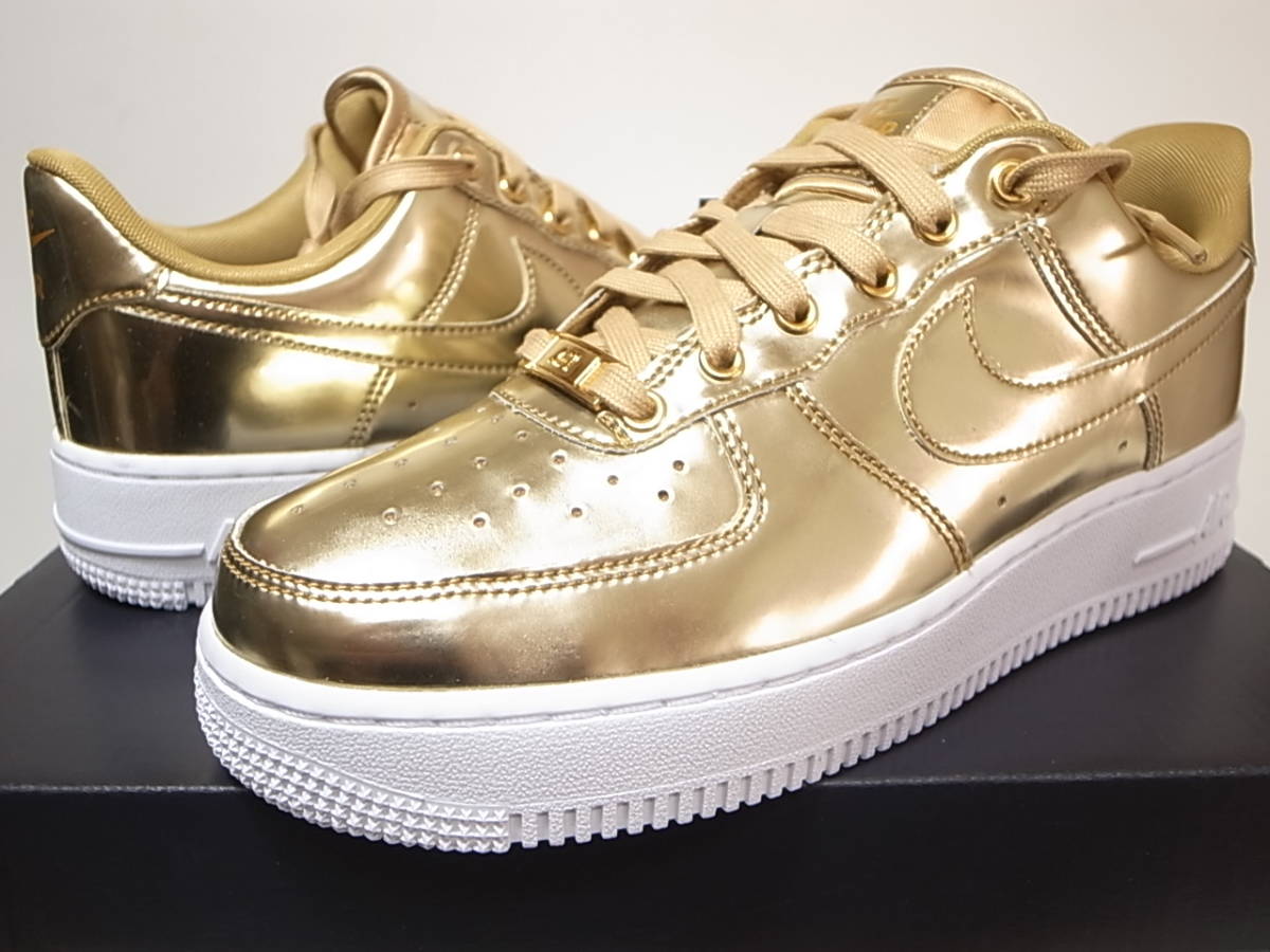 送料無料】NIKE W AIR FORCE 1 SP METALLIC GOLD/CLUB GOLD-WHITE
