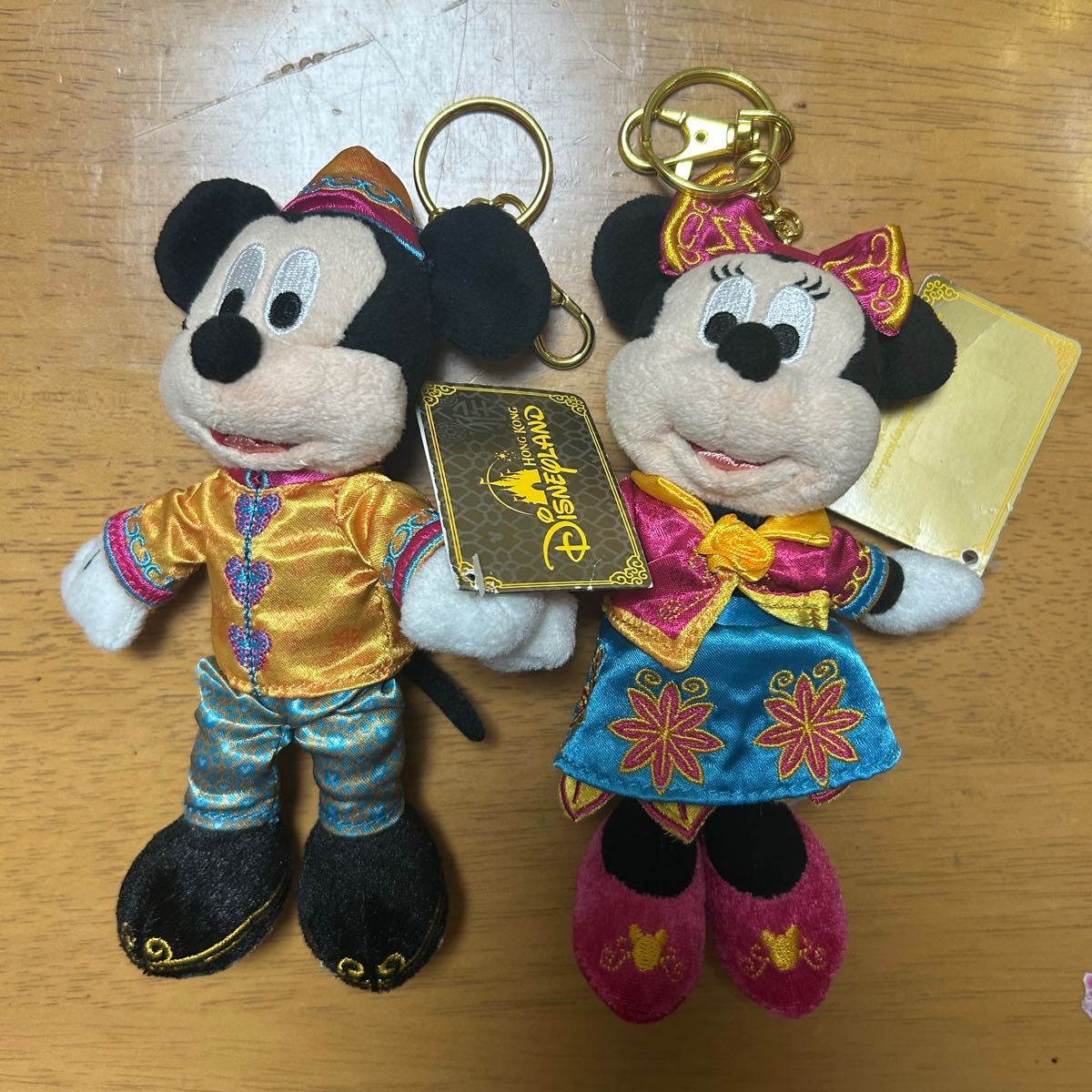 香港ディズニー限定 ミッキー&ミニー 中華衣装キーホルダーセット(未開封) 香港ディズニー限定 ミッキー・ミニー ぬいぐるみキーホルダー