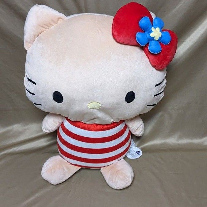 【完売品2個】サンリオ・アベイル 日焼けキティ●ビッグクッション+ミニクッション 完売品【2個セット】サンリオ 日焼けキティ ビッグクッション+