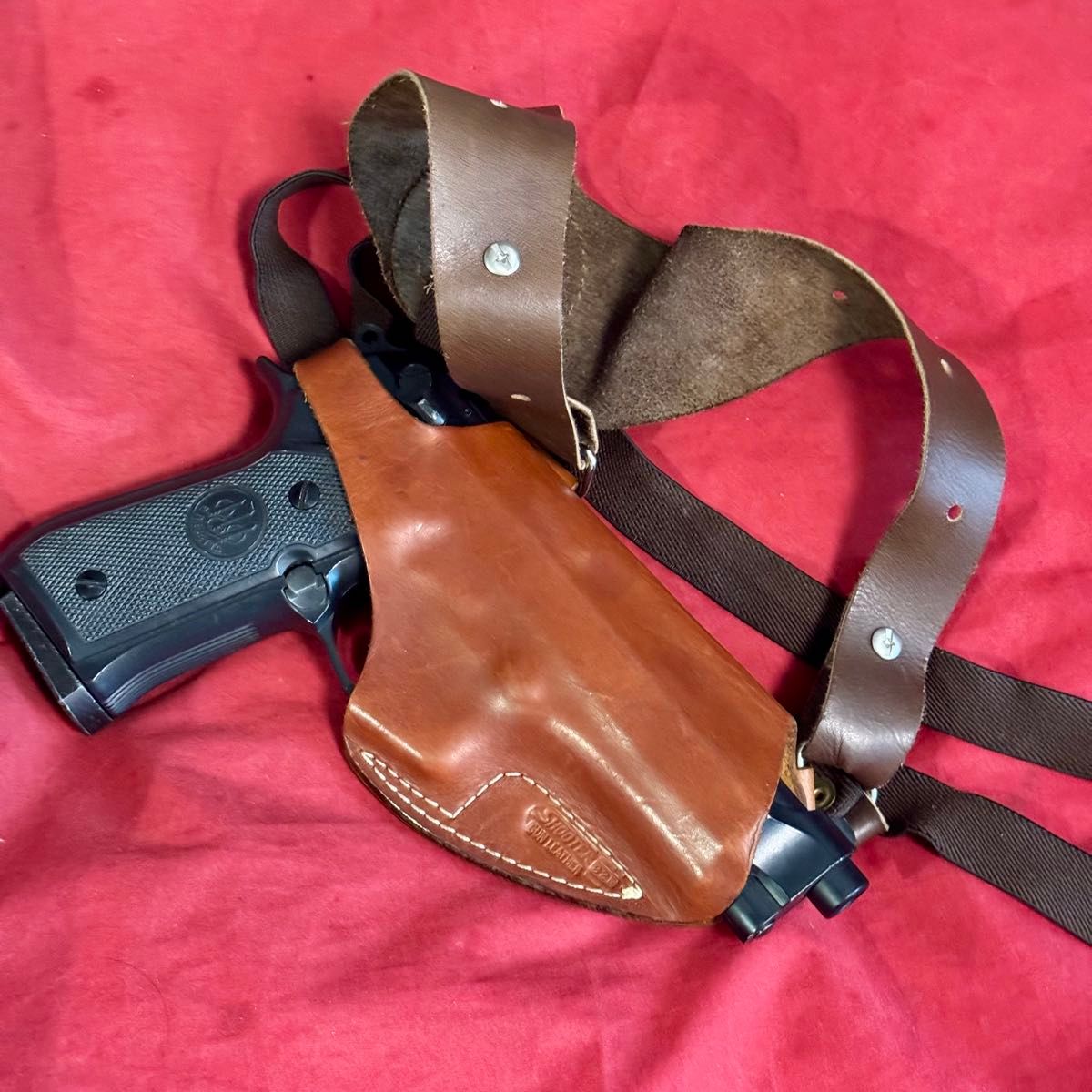 整備済 革製 SHOOTER ベレッタ M92F用 ショルダー ホルスター 整備済 革製 SHOOTER ベレッタ M92F用 ショルダー ホルスター