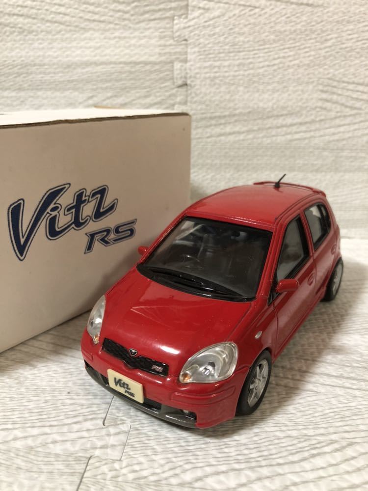 1/24 トヨタ 初代ヴィッツ VITZ RS カラーサンプル ミニカー 非売品 レッド