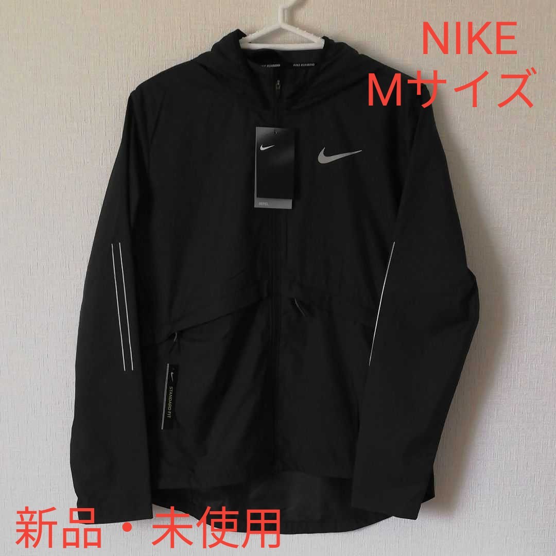 NIKEナイキ　ウィンドブレーカー　レディース