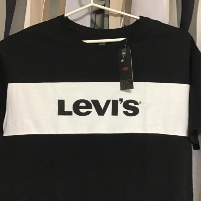 送料無料 新品　Levi's リーバイス　ロングTシャツ（L)