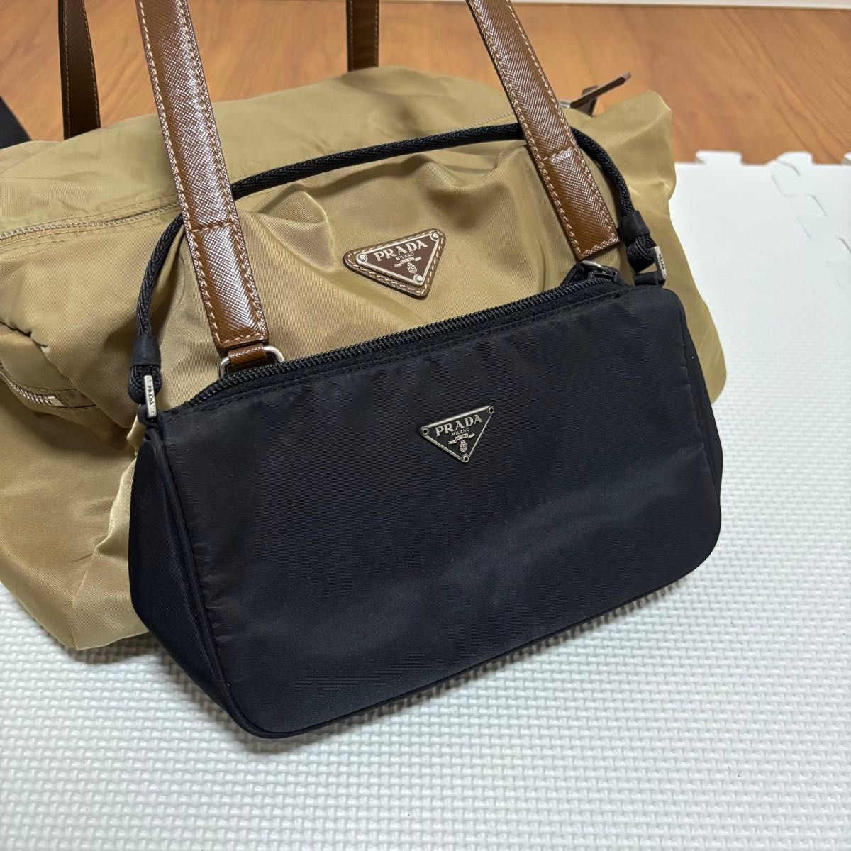 PRADA プラダ アクセサリーポーチ テスートナイロン 三角プレート 茶色 PRADA プラダ アクセサリーポーチ ハンドバッグ ミニバッグ NERO