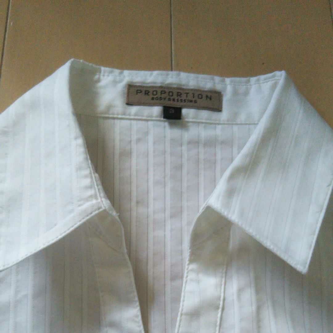 七分袖　白シャツ　