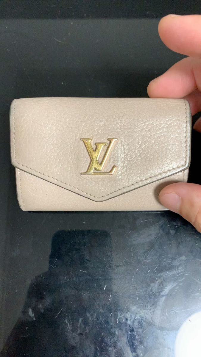 ルイヴィトン ポルトフォイユ・ヴィクトリーヌ 三つ折り財布 ベージュ