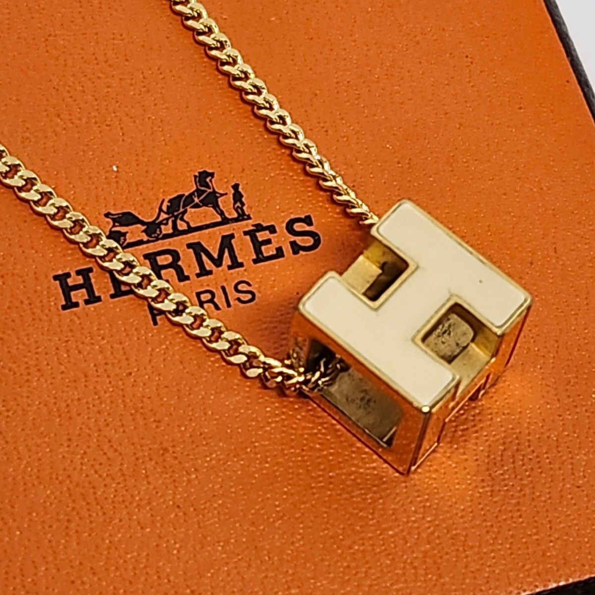 エルメス ペンダントトップ 高級 HERMES エルメス ネックレス ペンダント トップ Hロゴ
