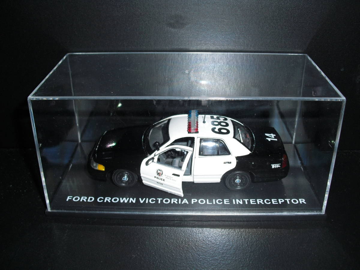 1/43 First Response FORD Crown Victoria 「Los Angeles POLICE